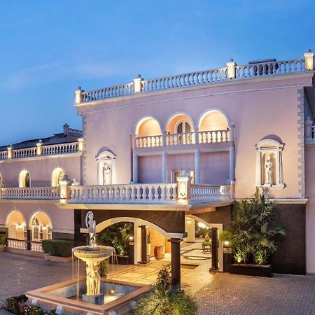 Club Mahindra Emerald Palms, Goa Бенаулим Екстериор снимка