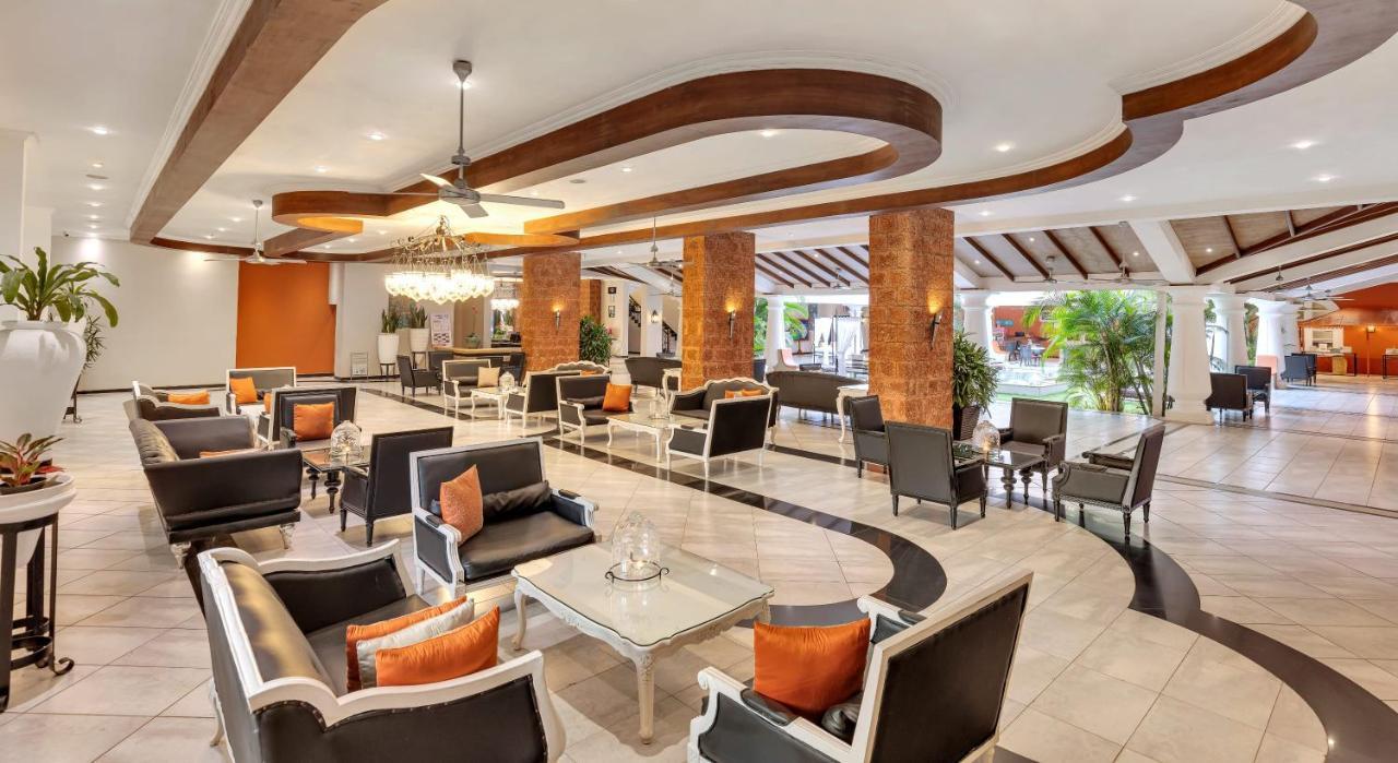 Club Mahindra Emerald Palms, Goa Бенаулим Екстериор снимка