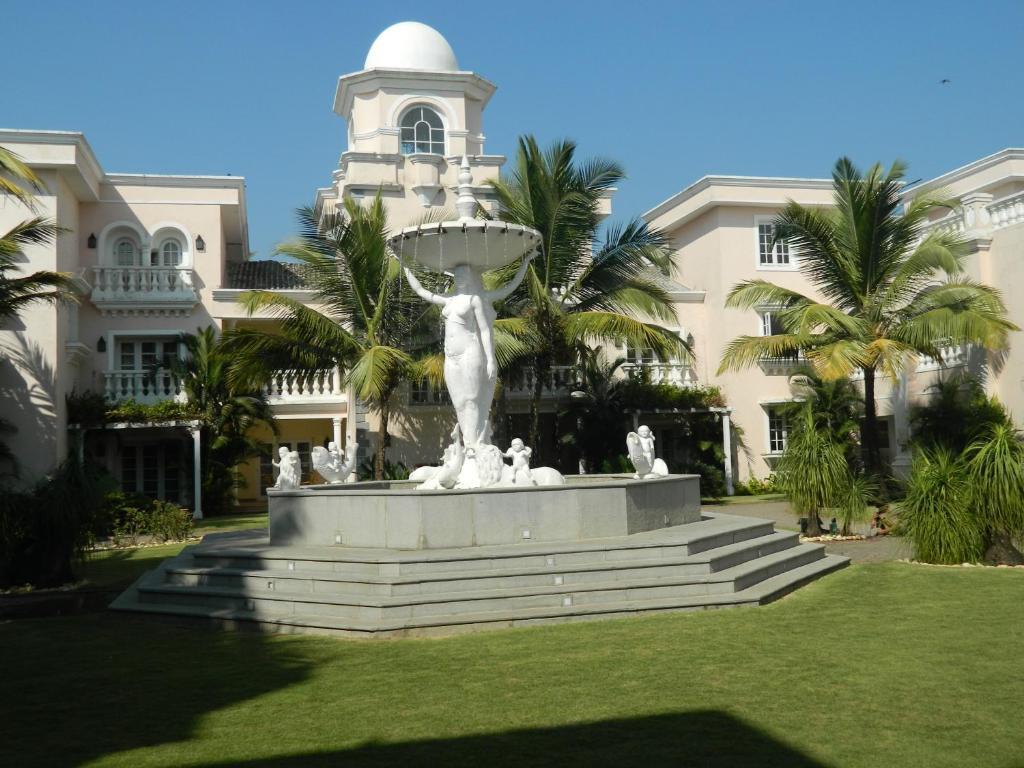 Club Mahindra Emerald Palms, Goa Бенаулим Екстериор снимка