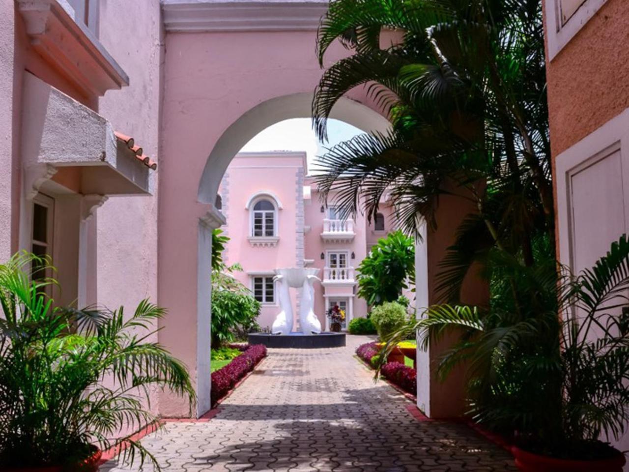 Club Mahindra Emerald Palms, Goa Бенаулим Екстериор снимка